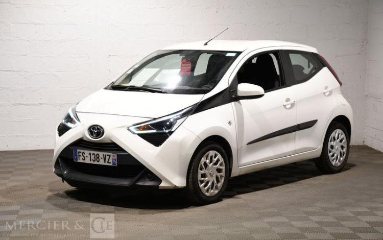 TOYOTA AYGO BLANC FS-138-VZ