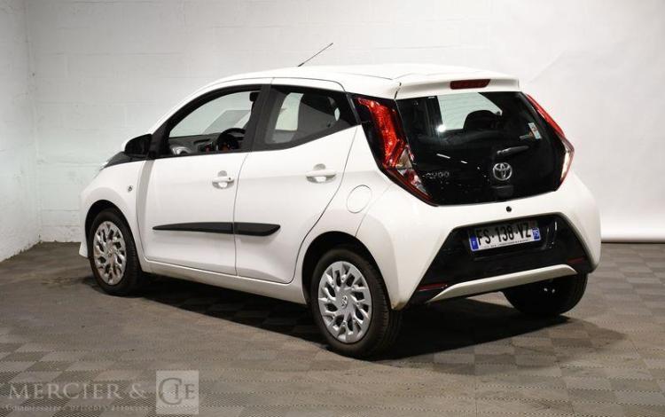 TOYOTA AYGO BLANC FS-138-VZ