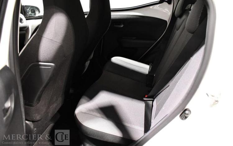 TOYOTA AYGO BLANC FS-138-VZ