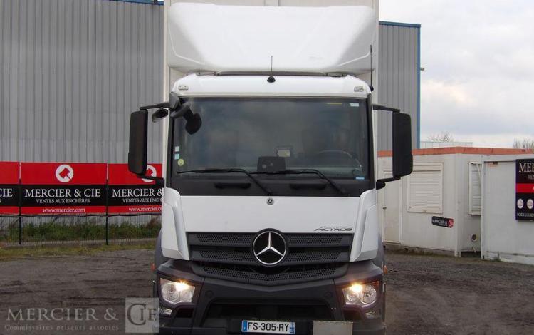 MERCEDES ACTROS S/M 1824 4×2 FG HAYON DHOLLANDIA DHVO25 – DIESEL – 182832 KMS – AN 2020 BLANC FS-305-RY