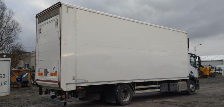 MERCEDES ACTROS S/M 1824 4×2 FG HAYON DHOLLANDIA DHVO25 – DIESEL – 182832 KMS – AN 2020 BLANC FS-305-RY