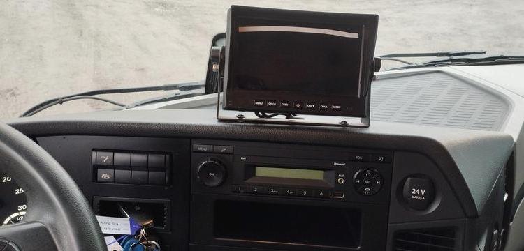 MERCEDES ACTROS S/M 1824 4×2 FG HAYON DHOLLANDIA DHVO25 – DIESEL – 182832 KMS – AN 2020 BLANC FS-305-RY