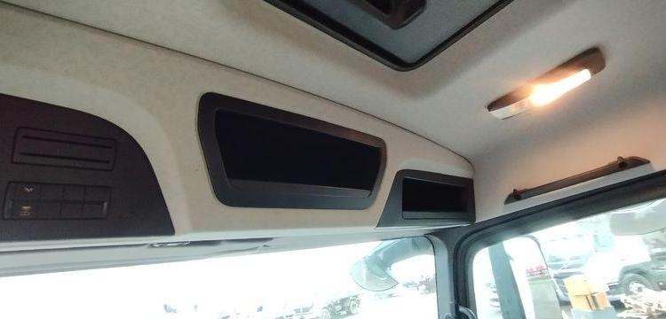 MERCEDES ACTROS S/M 1824 4×2 FG HAYON DHOLLANDIA DHVO25 – DIESEL – 182832 KMS – AN 2020 BLANC FS-305-RY