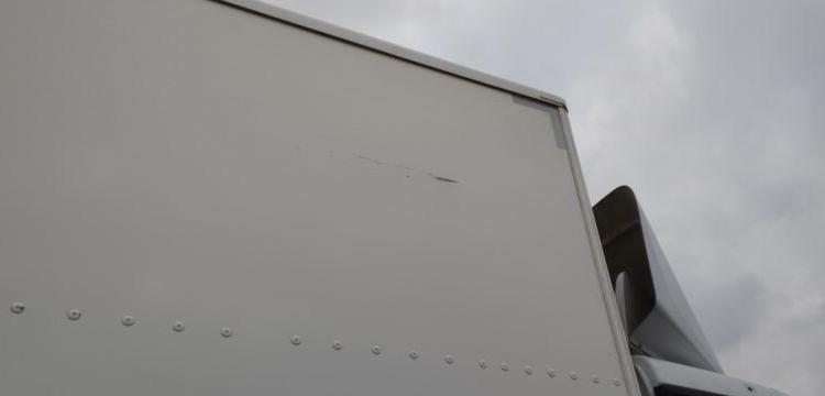 MERCEDES ACTROS S/M 1824 4×2 FG HAYON DHOLLANDIA DHVO25 – DIESEL – 182832 KMS – AN 2020 BLANC FS-305-RY