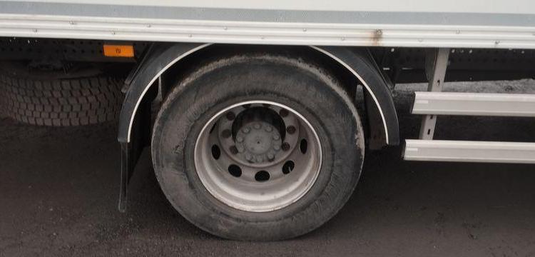 MERCEDES ACTROS S/M 1824 4×2 FG HAYON DHOLLANDIA DHVO25 – DIESEL – 182832 KMS – AN 2020 BLANC FS-305-RY