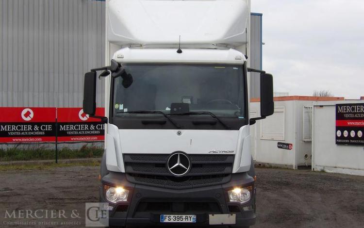 MERCEDES ACTROS S/M 1824 4×2 FG HAYON DHOLLANDIA DHVO25 – DIESEL – 143590 KMS – AN 2020 BLANC FS-395-RY