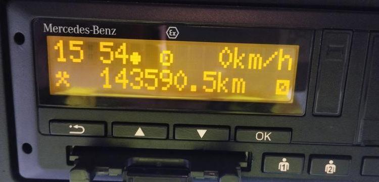 MERCEDES ACTROS S/M 1824 4×2 FG HAYON DHOLLANDIA DHVO25 – DIESEL – 143590 KMS – AN 2020 BLANC FS-395-RY