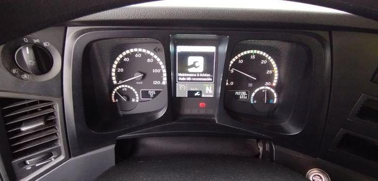 MERCEDES ACTROS S/M 1824 4×2 FG HAYON DHOLLANDIA DHVO25 – DIESEL – 143590 KMS – AN 2020 BLANC FS-395-RY