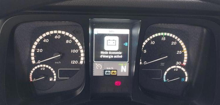 MERCEDES ACTROS S/M 1824 4×2 FG HAYON DHOLLANDIA DHVO25 – DIESEL – 143590 KMS – AN 2020 BLANC FS-395-RY