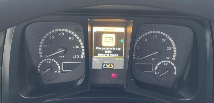MERCEDES ACTROS S/M 1824 4×2 FG HAYON DHOLLANDIA DHVO25 – DIESEL – 143590 KMS – AN 2020 BLANC FS-395-RY