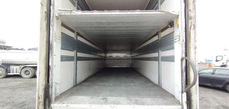 MERCEDES ACTROS S/M 1824 4×2 FG HAYON DHOLLANDIA DHVO25 – DIESEL – 143590 KMS – AN 2020 BLANC FS-395-RY