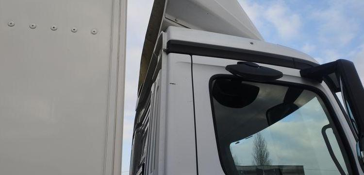 MERCEDES ACTROS S/M 1824 4×2 FG HAYON DHOLLANDIA DHVO25 – DIESEL – 143590 KMS – AN 2020 BLANC FS-395-RY