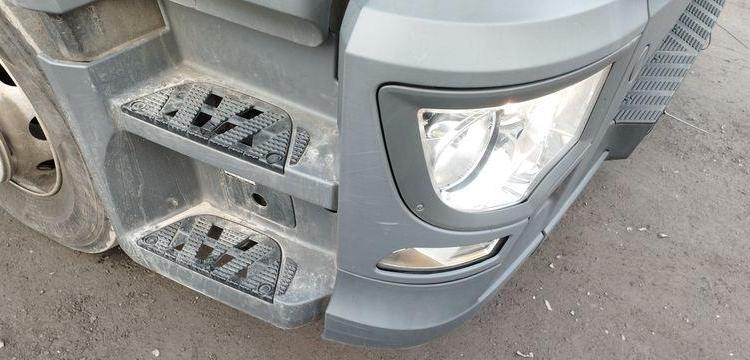 MERCEDES ACTROS S/M 1824 4×2 FG HAYON DHOLLANDIA DHVO25 – DIESEL – 143590 KMS – AN 2020 BLANC FS-395-RY