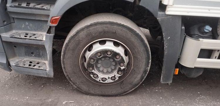 MERCEDES ACTROS S/M 1824 4×2 FG HAYON DHOLLANDIA DHVO25 – DIESEL – 143590 KMS – AN 2020 BLANC FS-395-RY