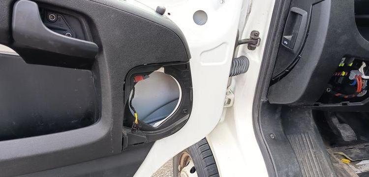 PEUGEOT BOXER PREMIUM 335 BHD L2H2 BOIS BLANC FT-156-QN