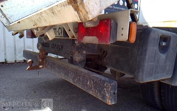 IVECO 35-160 BENNE SIMPLE CABINE COFFRE BLANC FT-601-CV