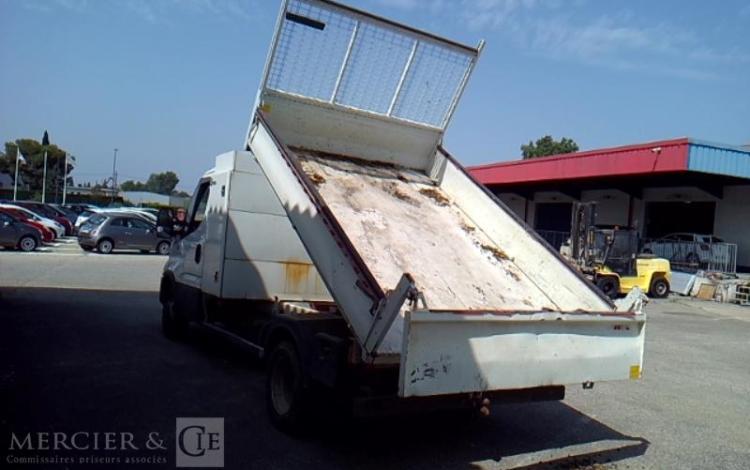 IVECO 35-160 BENNE SIMPLE CABINE COFFRE BLANC FT-601-CV