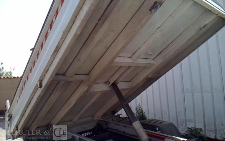 IVECO 35-160 BENNE SIMPLE CABINE COFFRE BLANC FT-601-CV