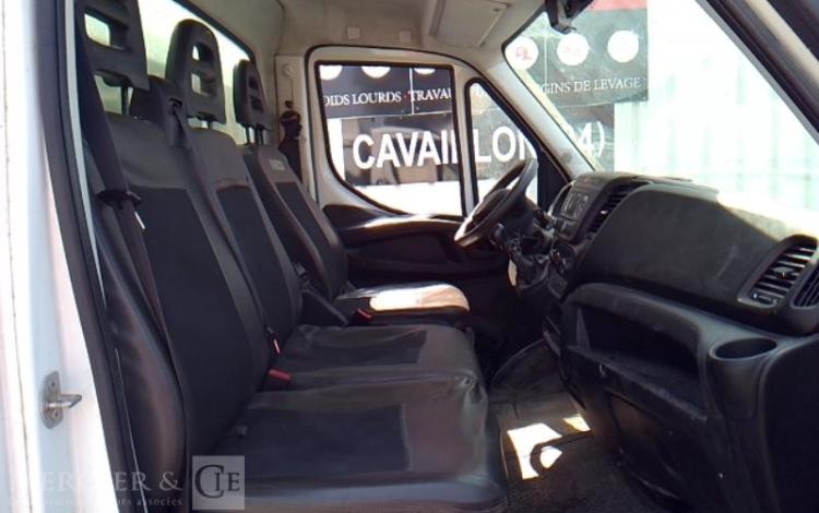 IVECO 35-160 BENNE SIMPLE CABINE COFFRE BLANC FT-601-CV
