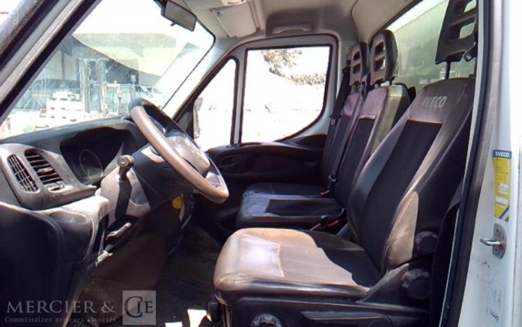 IVECO 35-160 BENNE SIMPLE CABINE COFFRE BLANC FT-601-CV