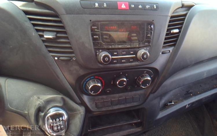 IVECO 35-160 BENNE SIMPLE CABINE COFFRE BLANC FT-601-CV