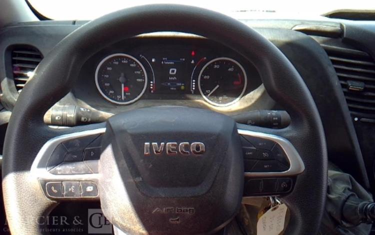 IVECO 35-160 BENNE SIMPLE CABINE COFFRE BLANC FT-601-CV