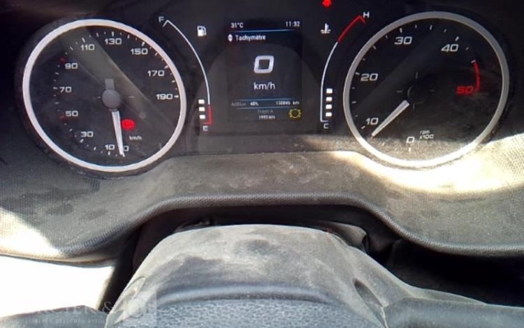 IVECO 35-160 BENNE SIMPLE CABINE COFFRE BLANC FT-601-CV