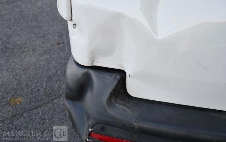 VOLKSWAGEN TRANSPORTER BLANC FV-761-FF