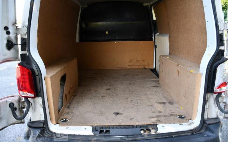 VOLKSWAGEN TRANSPORTER BLANC FV-761-FF