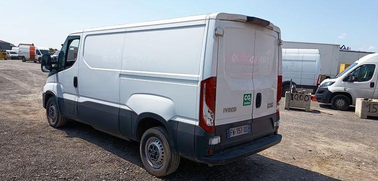 IVECO DAILY 35S14 GA8V12 L2H2 – GAZ – 36806 KMS – ANNEE 2021 BLANC FW-157-QS