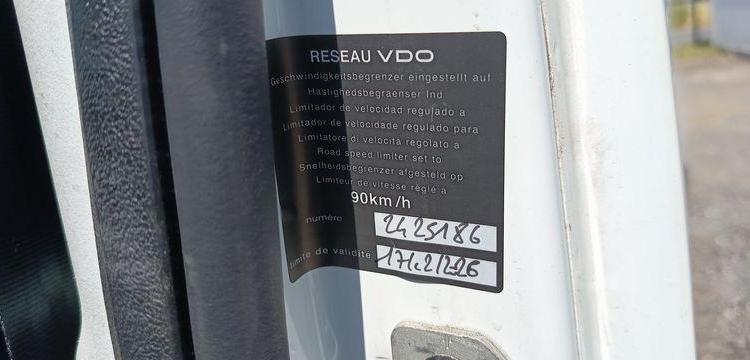 IVECO DAILY 35S14 GA8V12 L2H2 – GAZ – 36806 KMS – ANNEE 2021 BLANC FW-157-QS