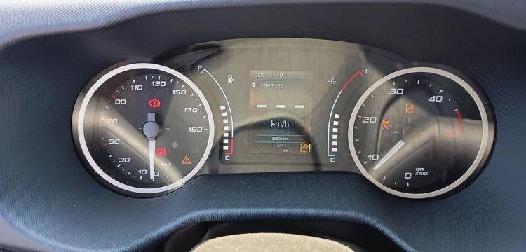 IVECO DAILY 35S14 GA8V12 L2H2 – GAZ – 36806 KMS – ANNEE 2021 BLANC FW-157-QS