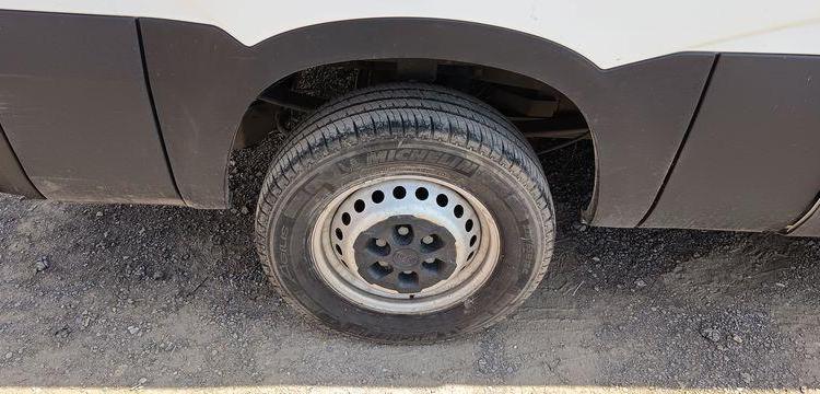 IVECO DAILY 35S14 GA8V12 L2H2 – GAZ – 36806 KMS – ANNEE 2021 BLANC FW-157-QS