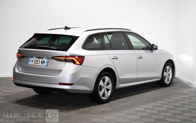 SKODA OCTAVIA GRIS FY-593-NM