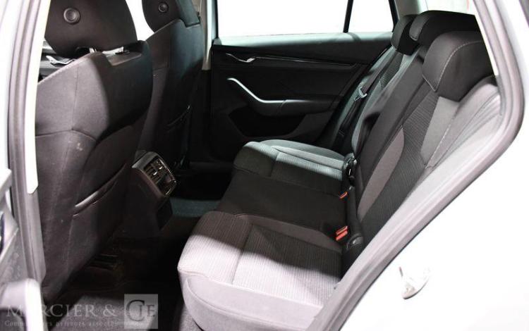 SKODA OCTAVIA GRIS FY-593-NM