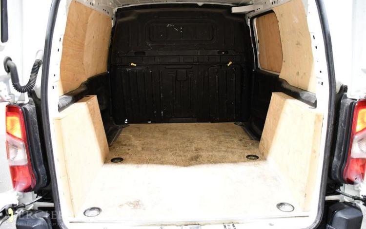 PEUGEOT PARTNER BLANC FY-711-QE