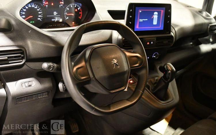 PEUGEOT PARTNER BLANC FY-711-QE