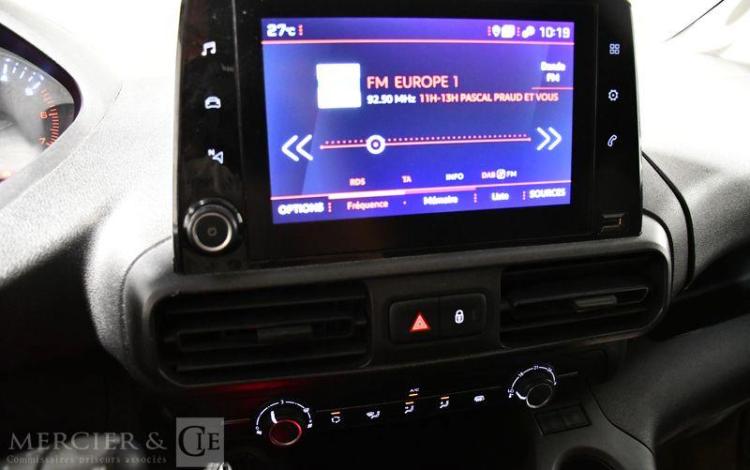 PEUGEOT PARTNER BLANC FY-711-QE