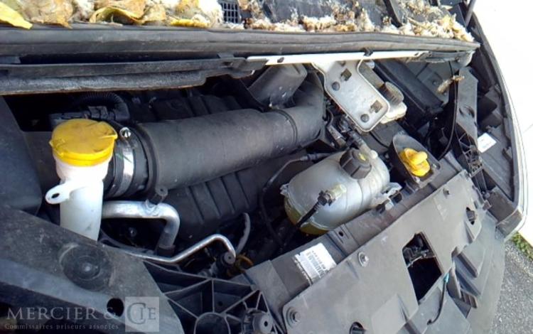 RENAULT TRAFIC FOURGON 2.0 DCI 120 1T3 L2H1 CONFORT BLANC FY-722-SA