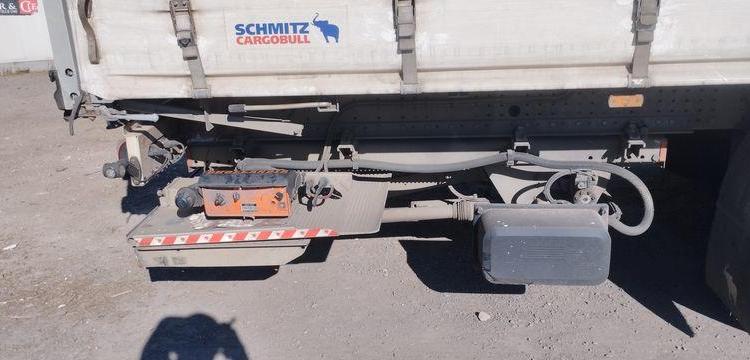 SCHMITZ SEMI REMORQUE BACHEE SCB S3T AVEC HAYON – 3 ESSIUEUX – PTAC 38 TONNES – AN 2021  FZ-756-BZ