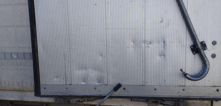 SCHMITZ SEMI REMORQUE BACHEE SCB S3T AVEC HAYON – 3 ESSIUEUX – PTAC 38 TONNES – AN 2021  FZ-756-BZ