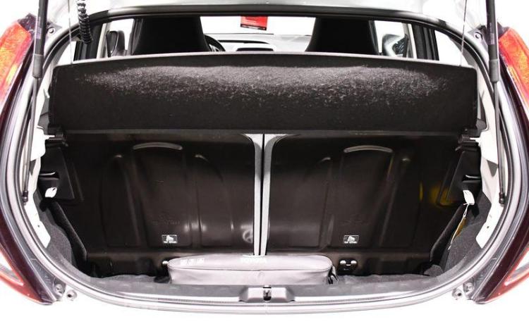 TOYOTA AYGO GRIS GA-976-XX