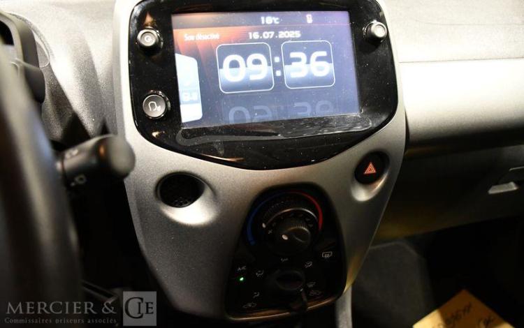 TOYOTA AYGO GRIS GA-976-XX