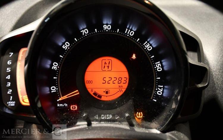 TOYOTA AYGO GRIS GA-976-XX