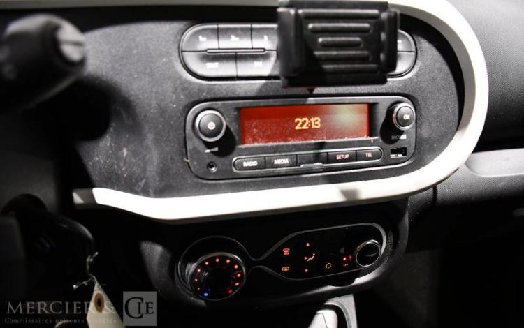 RENAULT TWINGO E-TECH LIFE ACHAT INTEGRAL ROUGE GB-092-YS