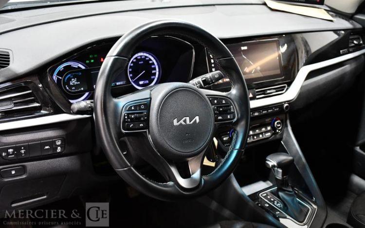 KIA NIRO FL H141 ACT BUS BLEU GB-321-VK