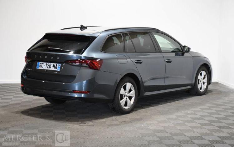 SKODA OCTAVIA GRIS GC-126-MA