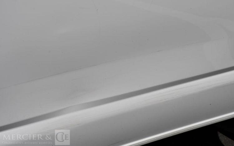 VOLKSWAGEN TRANSPORTER BLANC GC-242-SA