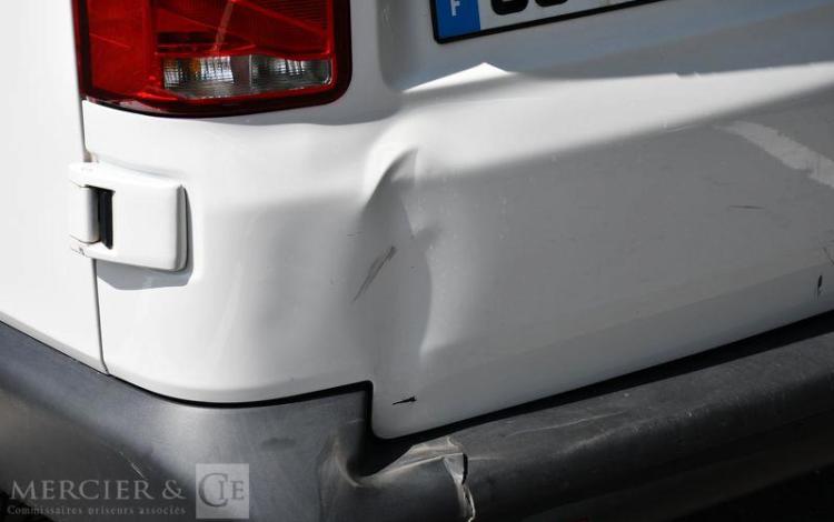 VOLKSWAGEN TRANSPORTER BLANC GC-242-SA