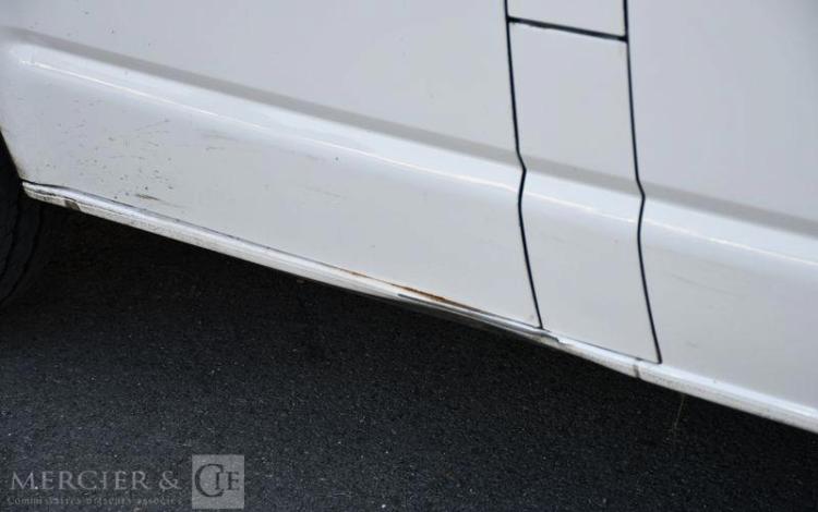 VOLKSWAGEN TRANSPORTER BLANC GD-466-AN